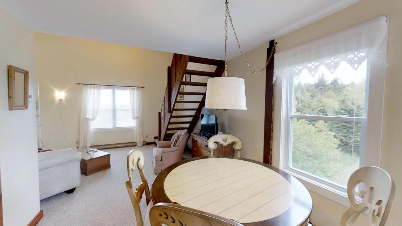 Bayview Pines Country Inn B&B 마혼베이 외부 사진