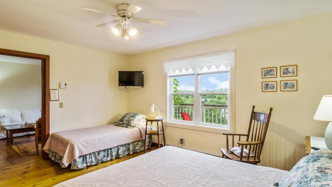 Bayview Pines Country Inn B&B 마혼베이 외부 사진