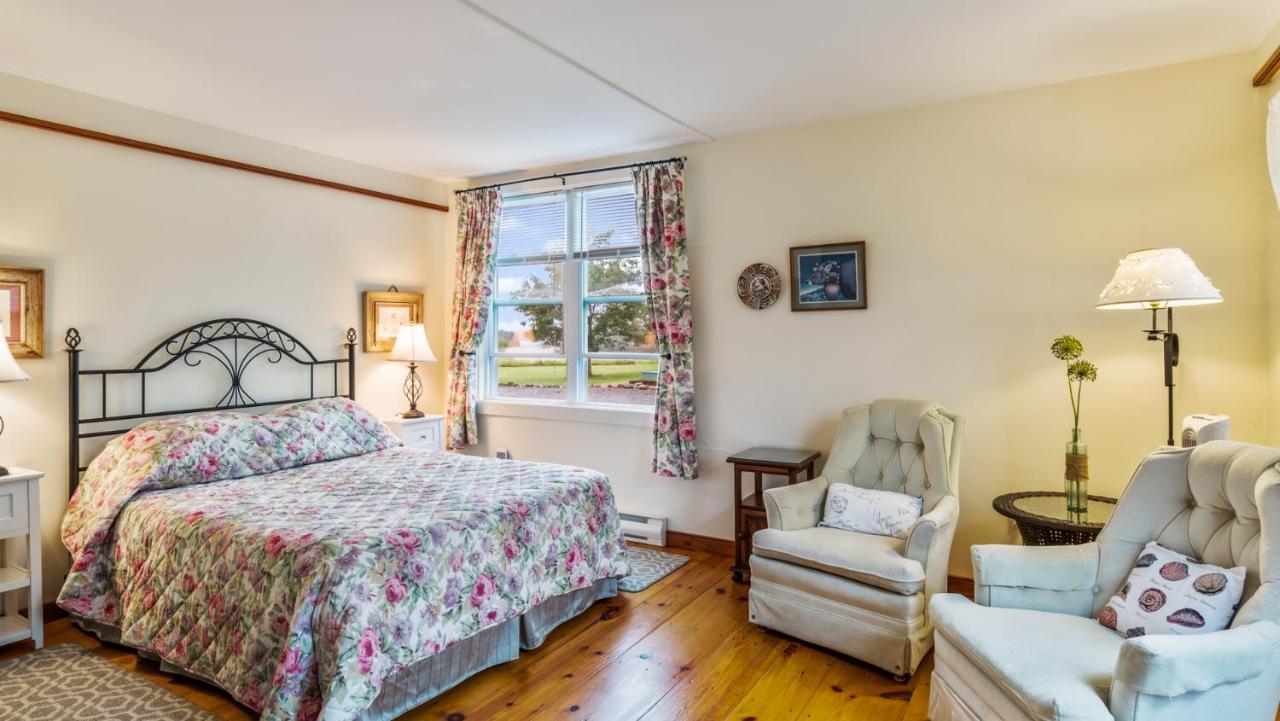 Bayview Pines Country Inn B&B 마혼베이 외부 사진
