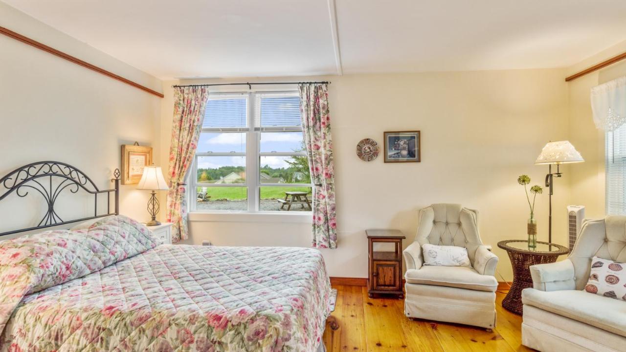 Bayview Pines Country Inn B&B 마혼베이 외부 사진