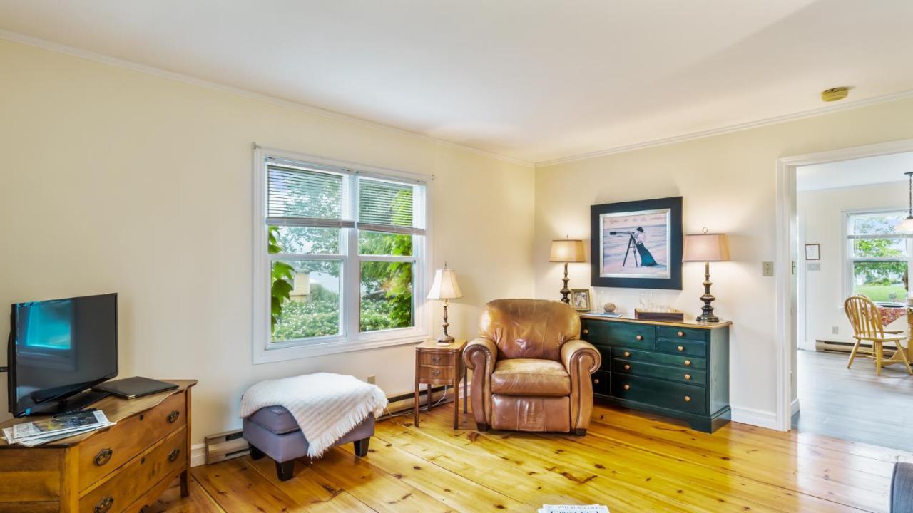 Bayview Pines Country Inn B&B 마혼베이 외부 사진