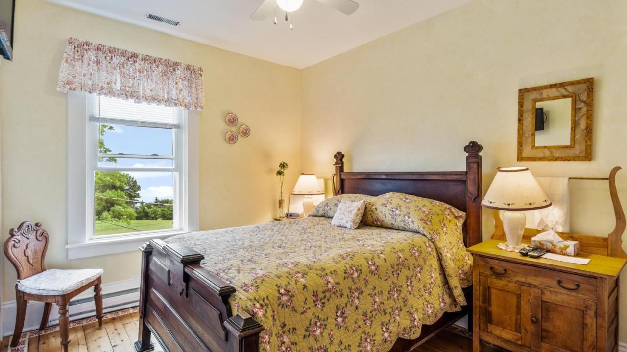 Bayview Pines Country Inn B&B 마혼베이 외부 사진