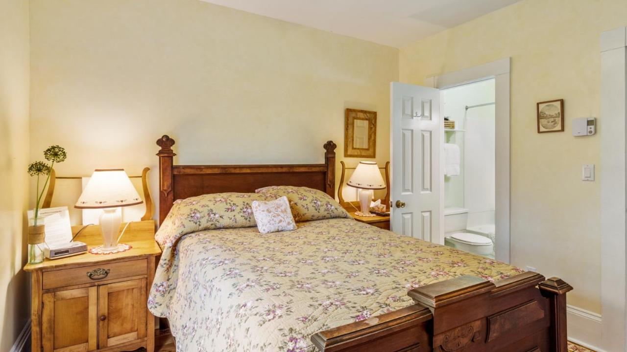 Bayview Pines Country Inn B&B 마혼베이 외부 사진