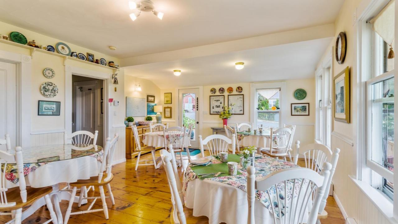 Bayview Pines Country Inn B&B 마혼베이 외부 사진