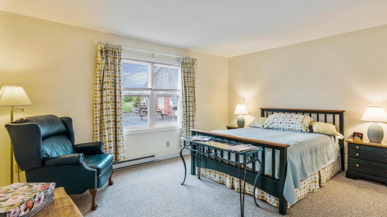 Bayview Pines Country Inn B&B 마혼베이 외부 사진