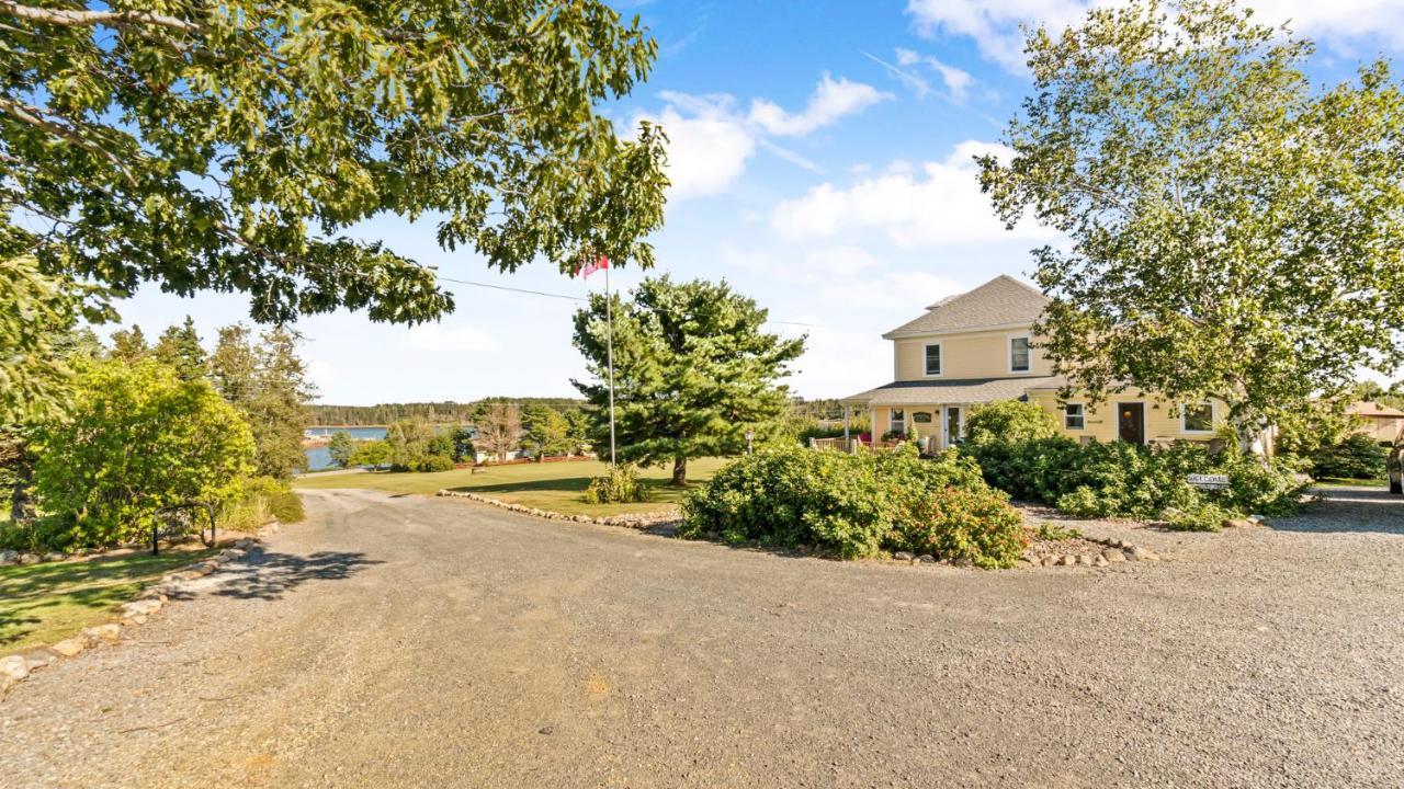 Bayview Pines Country Inn B&B 마혼베이 외부 사진