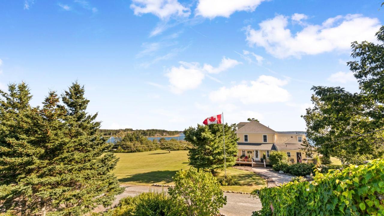 Bayview Pines Country Inn B&B 마혼베이 외부 사진