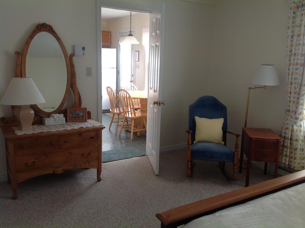 Bayview Pines Country Inn B&B 마혼베이 외부 사진